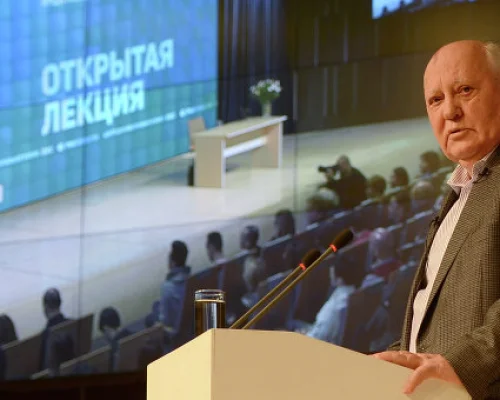 Gorbachev Says Authorities Can't Beat Back Democracy