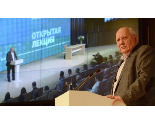 Gorbachev Says Authorities Can't Beat Back Democracy