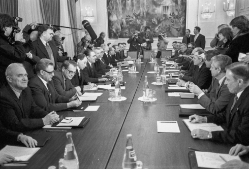 ПЕРЕГОВОРЫ. ВИД ИЗНУТРИ