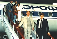 М.С.Горбачев с семьей возвращается из Фороса. 22 августа 1991