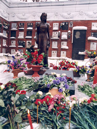 Могила Р.М.Горбачевой на Новодевичьем кладбище